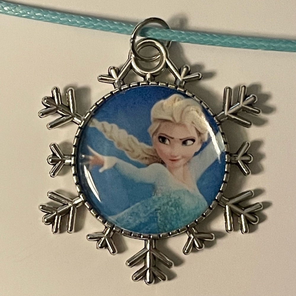 Frozen Elsa Snowflake Cabochon Necklace